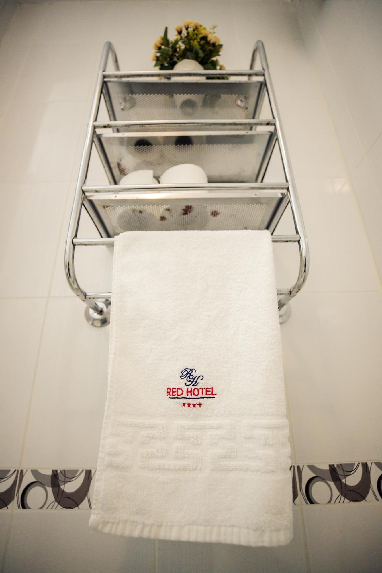 קלוז'-נאפוקה Red Hotel Riviera Suite&Lake מראה חיצוני תמונה